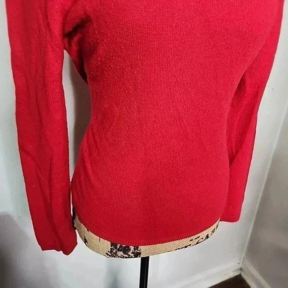 Cashmere Charter Club Luxury red sweater.  Size Medium - Picture 5 of 6